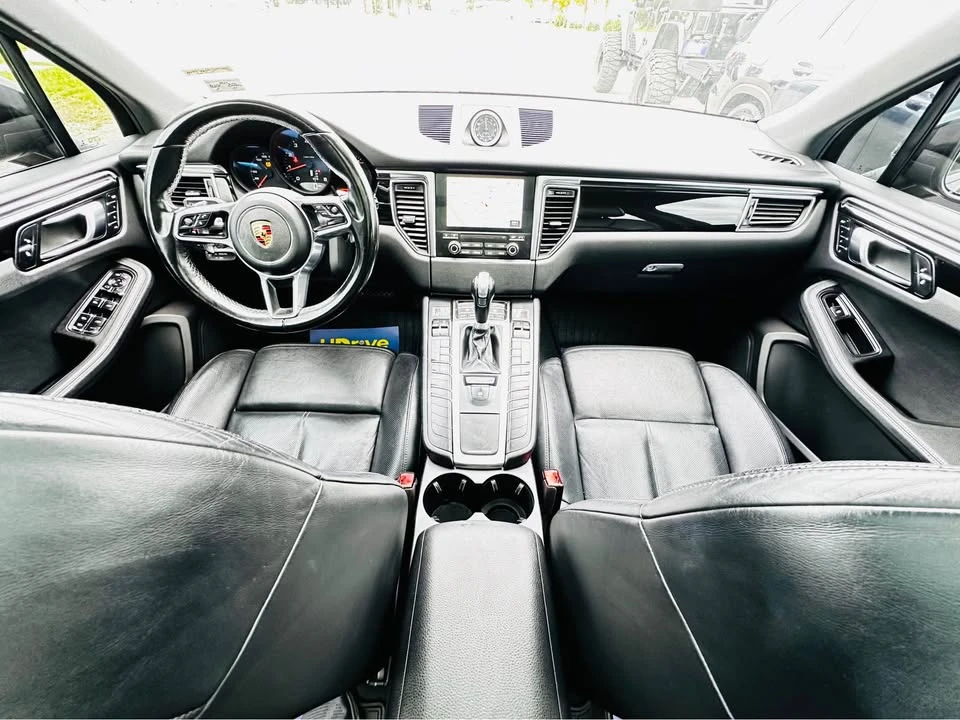 2017 Porsche Macan - Image 14 of 20