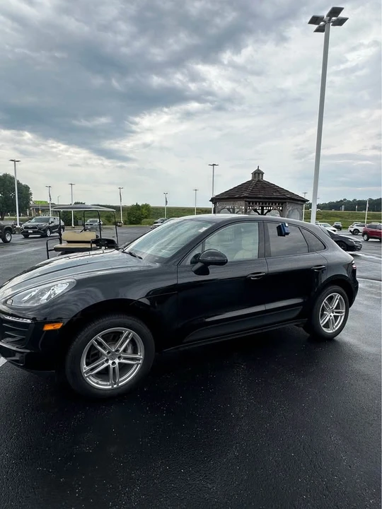 2017 Porsche Macan - Image 2 of 10