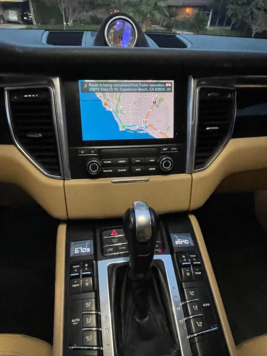 2017 Porsche Macan - Image 13 of 14