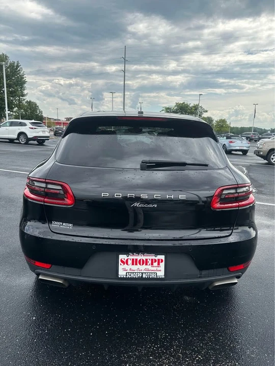 2017 Porsche Macan - Image 4 of 10