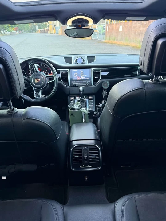 2017 Porsche Macan - Image 7 of 9