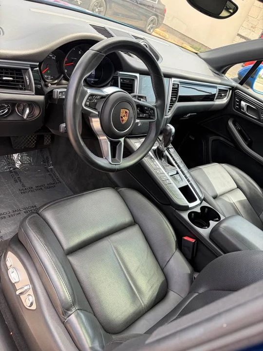 2017 Porsche Macan - Image 5 of 12