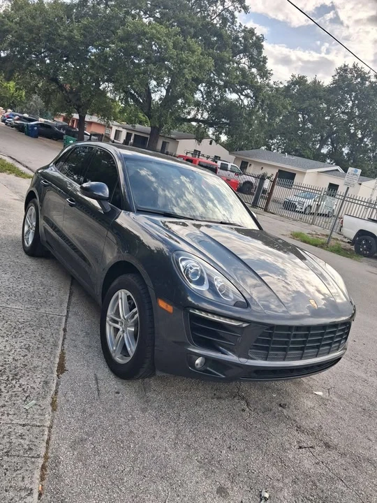 2017 Porsche Macan - Image 2 of 12