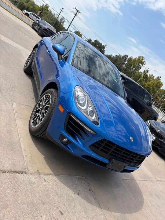 2017 Porsche Macan - Image 2 of 12