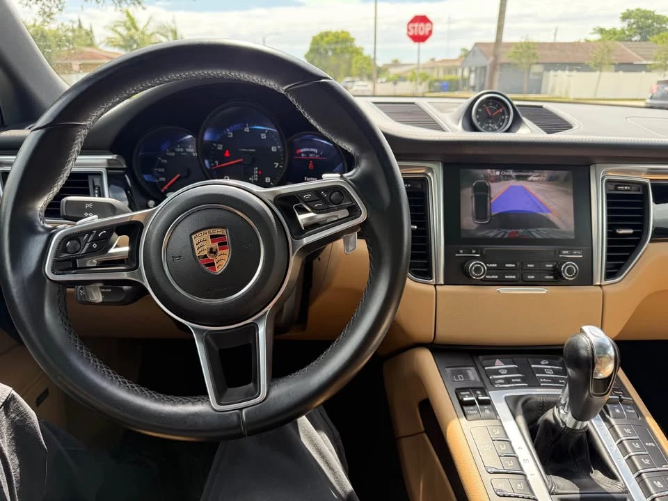 2017 Porsche Macan - Image 13 of 14