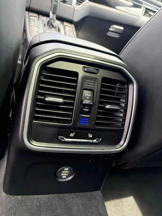 2017 Porsche Macan - Image 10 of 12