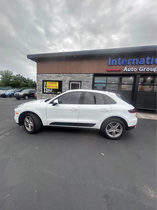 2017 Porsche Macan - Image 8 of 20