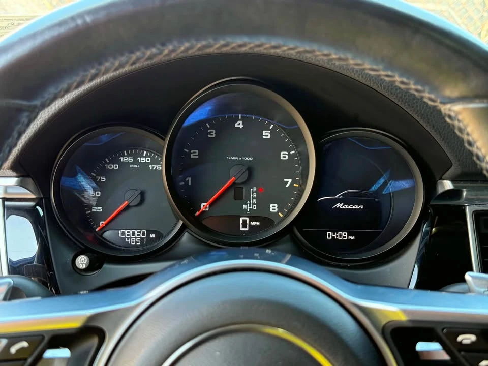 2017 Porsche Macan - Image 17 of 17