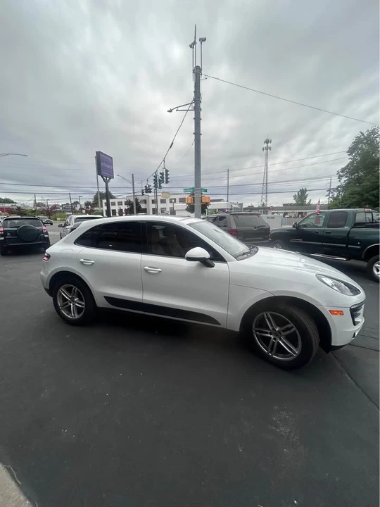 2017 Porsche Macan - Image 4 of 20