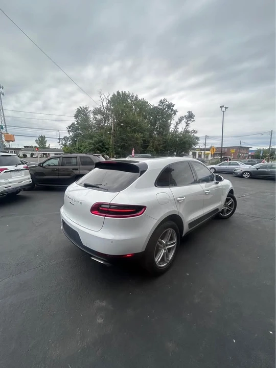 2017 Porsche Macan - Image 5 of 20