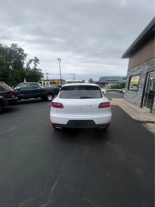 2017 Porsche Macan - Image 6 of 20