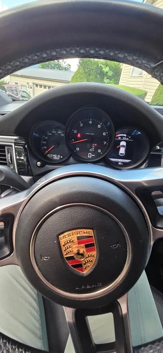 2017 Porsche Macan - Image 2 of 16
