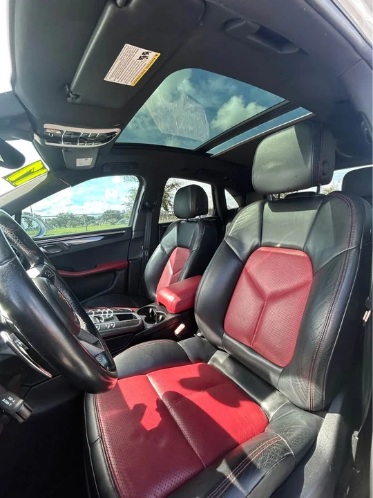 2017 Porsche Macan - Image 10 of 14