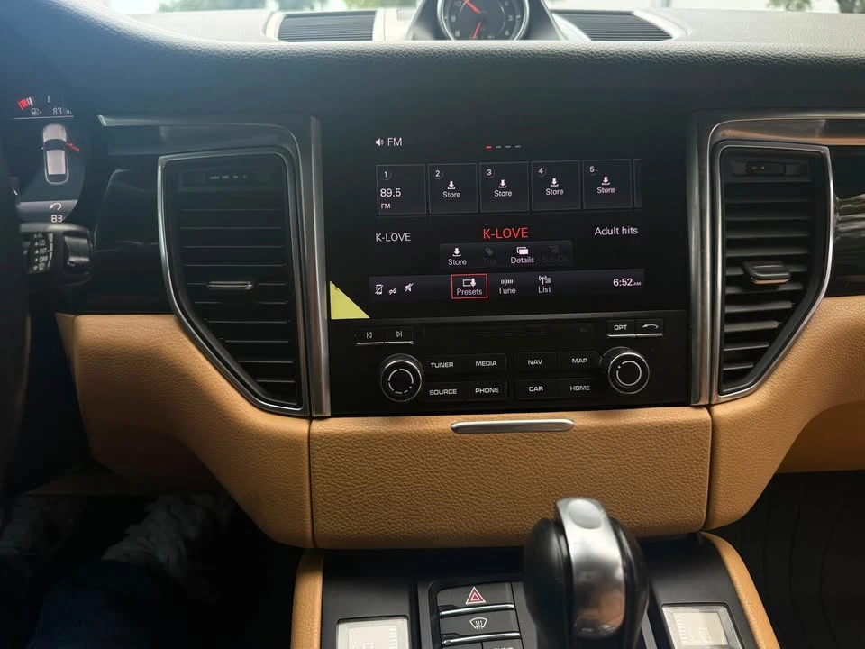 2017 Porsche Macan - Image 8 of 13