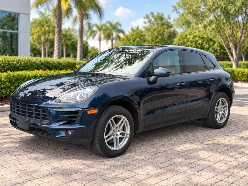 2017 Porsche Macan - Image 2 of 13