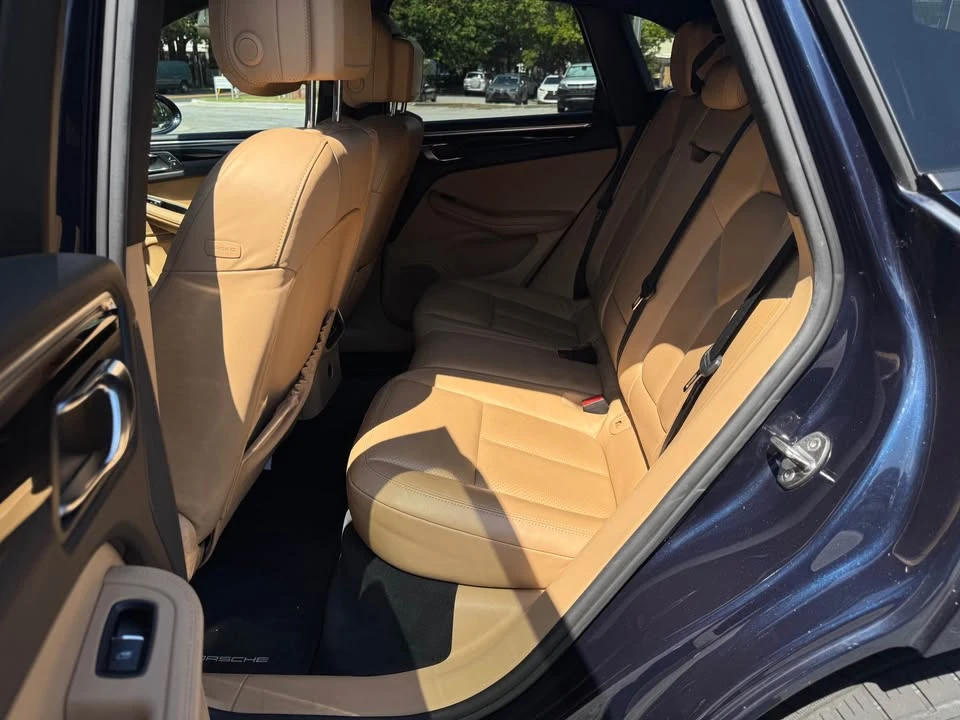 2017 Porsche Macan - Image 7 of 12