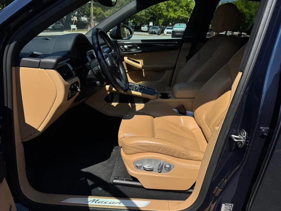 2017 Porsche Macan - Image 6 of 12