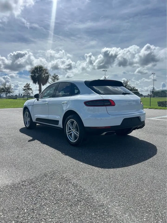 2017 Porsche Macan - Image 7 of 14
