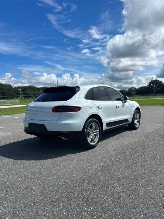2017 Porsche Macan - Image 4 of 14