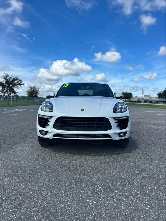 2017 Porsche Macan - Image 2 of 14