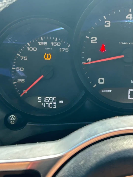 2017 Porsche Macan - Image 12 of 14