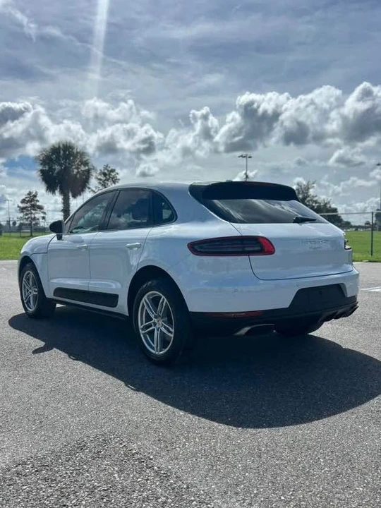 2017 Porsche Macan - Image 6 of 14