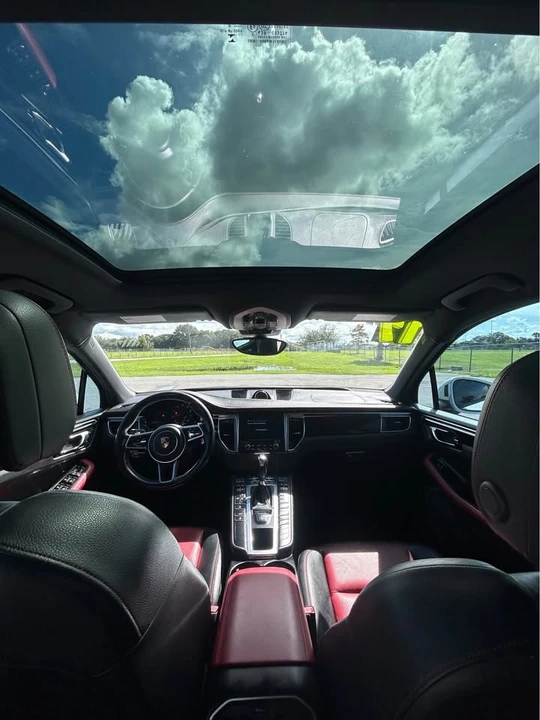 2017 Porsche Macan - Image 8 of 14