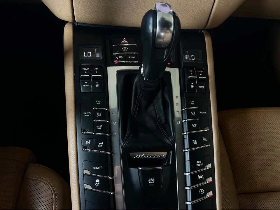 2017 Porsche Macan - Image 12 of 13