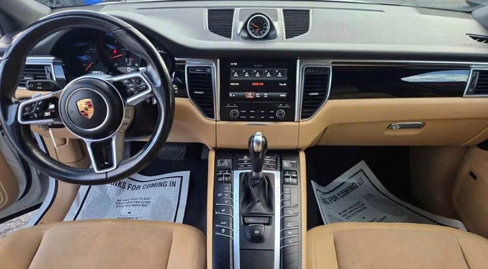 2017 Porsche Macan - Image 3 of 3