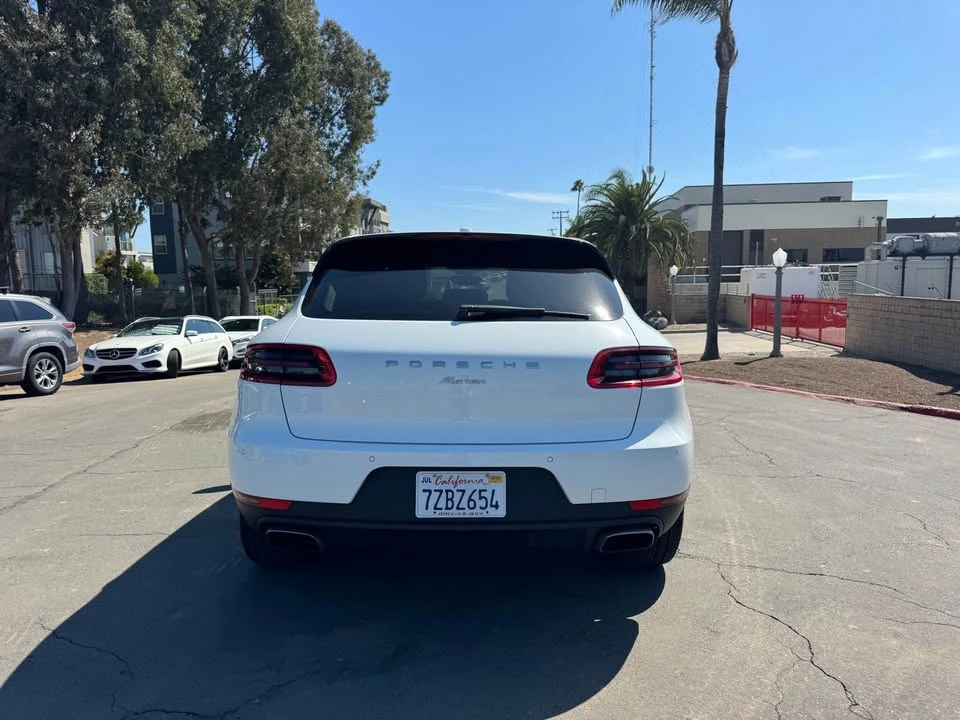 2017 Porsche Macan - Image 4 of 14