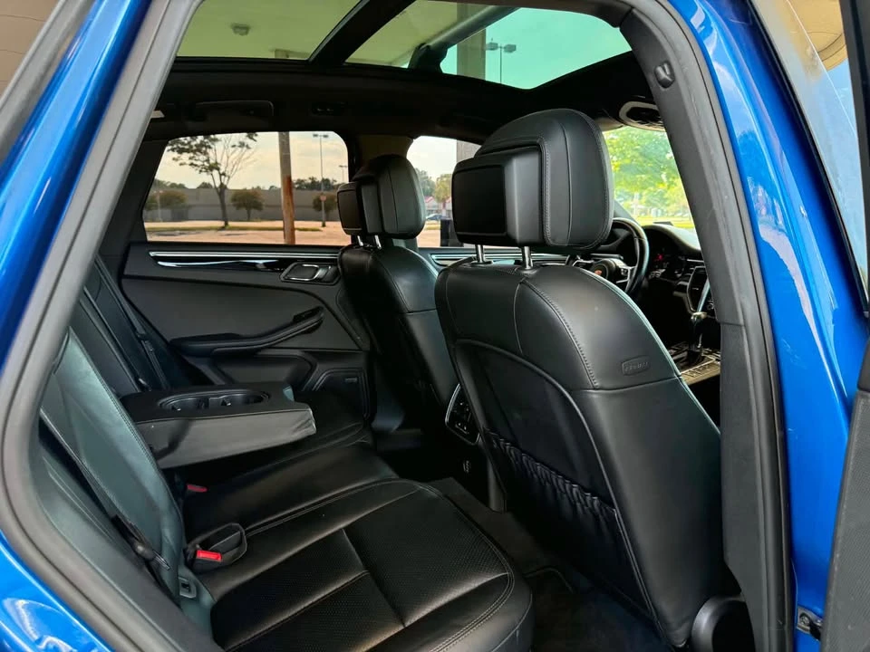 2017 Porsche Macan - Image 15 of 17