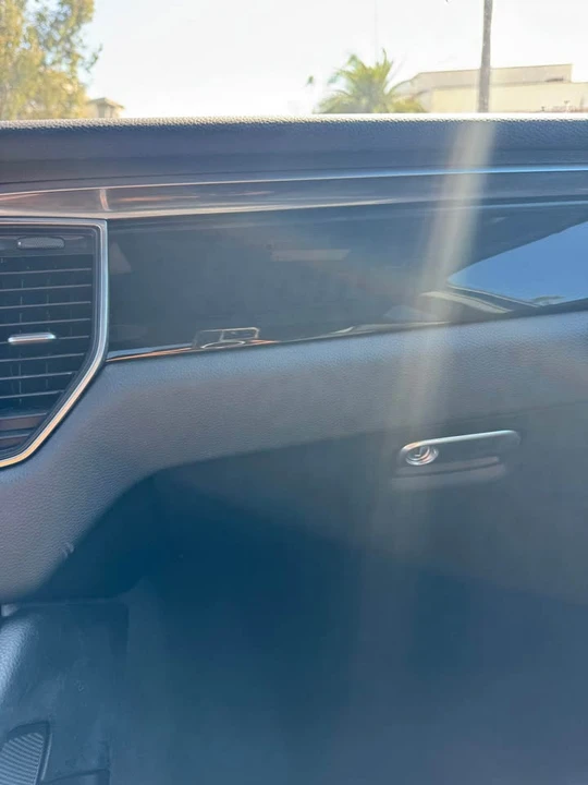 2017 Porsche Macan - Image 11 of 14