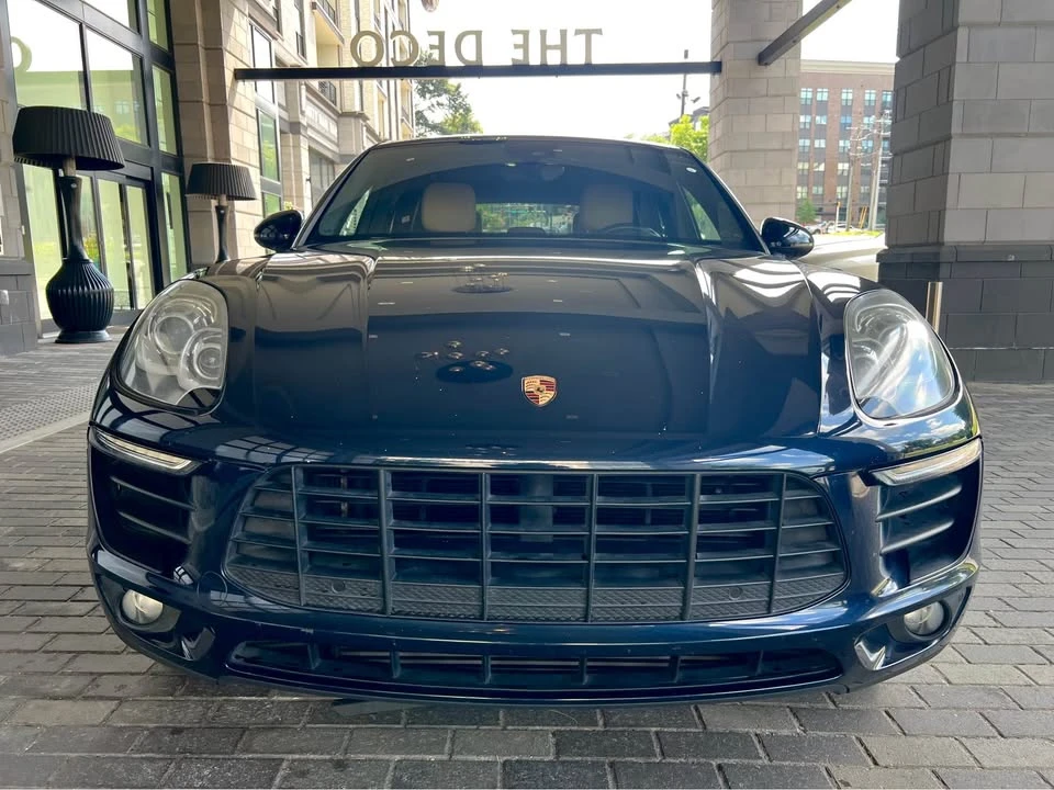 2017 Porsche Macan - Image 2 of 12