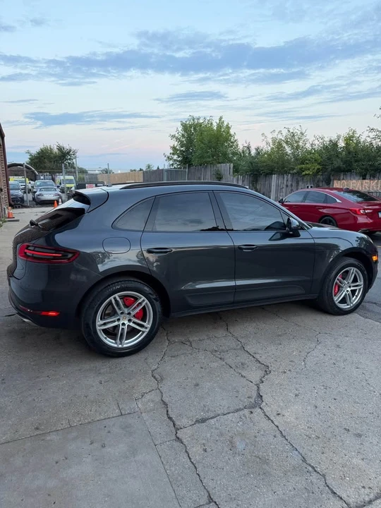 2017 Porsche Macan - Image 8 of 18