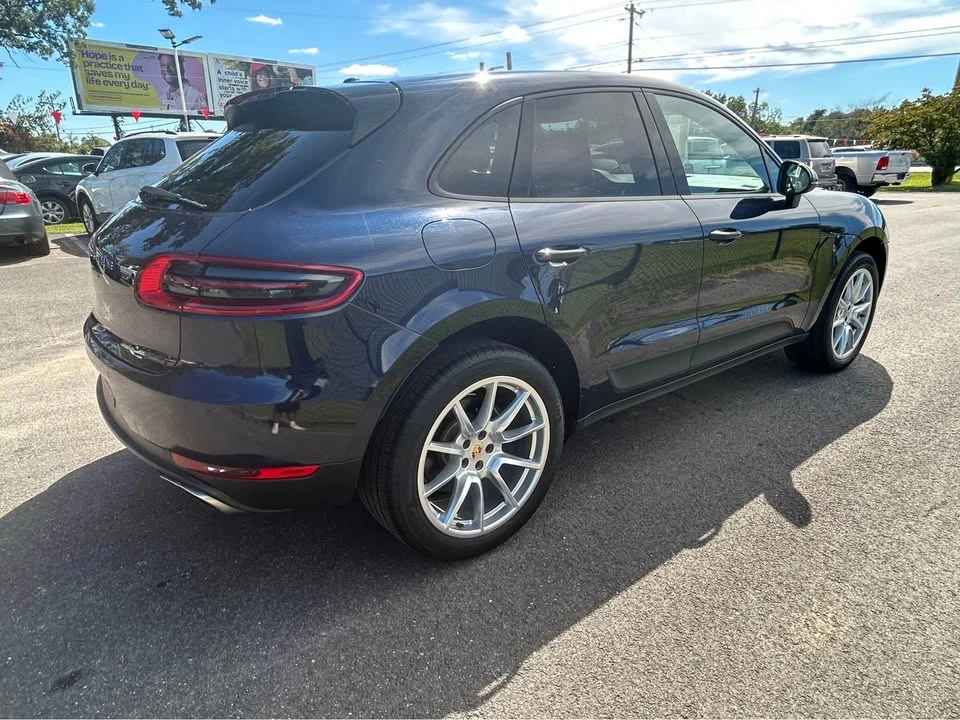 2017 Porsche Macan - Image 4 of 10