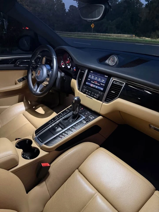 2017 Porsche Macan - Image 19 of 20