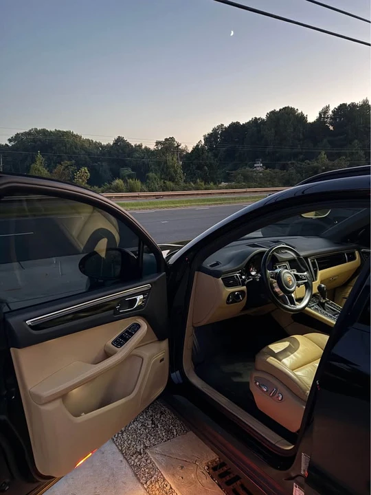 2017 Porsche Macan - Image 8 of 20