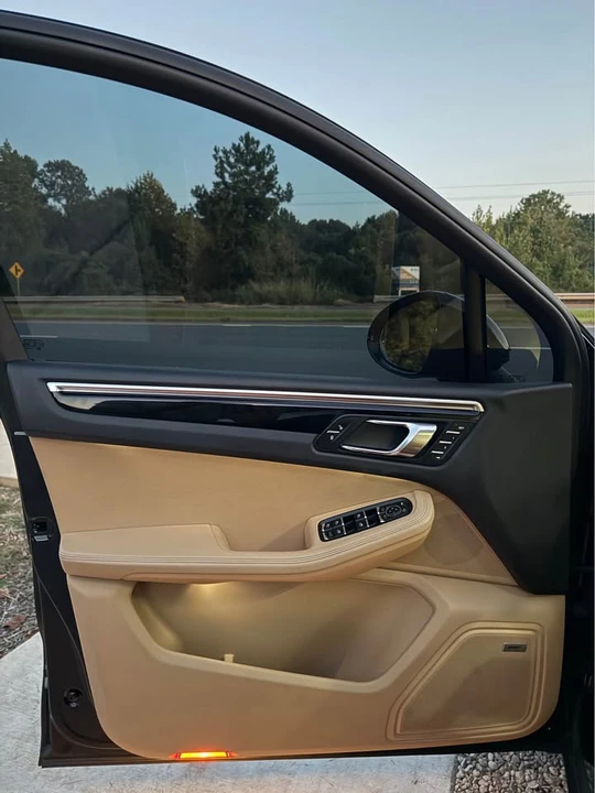 2017 Porsche Macan - Image 9 of 20
