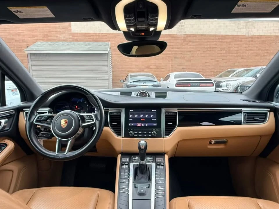 2017 Porsche Macan - Image 5 of 9