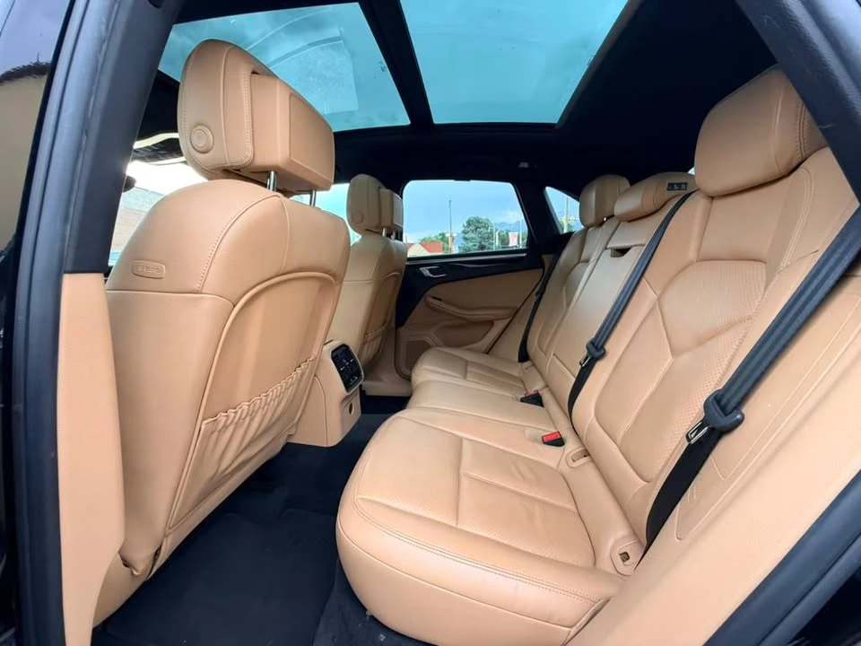 2017 Porsche Macan - Image 8 of 9