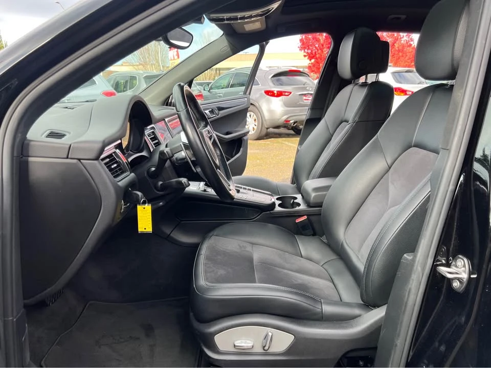 2017 Porsche Macan - Image 17 of 17