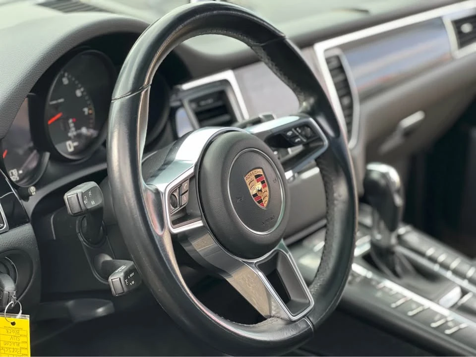 2017 Porsche Macan - Image 16 of 17