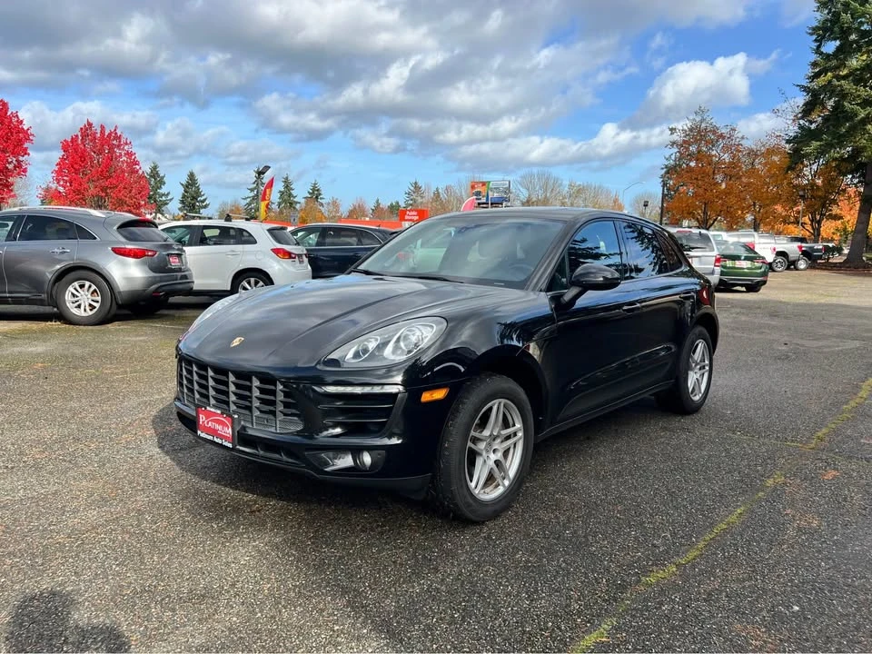 2017 Porsche Macan - Image 2 of 17