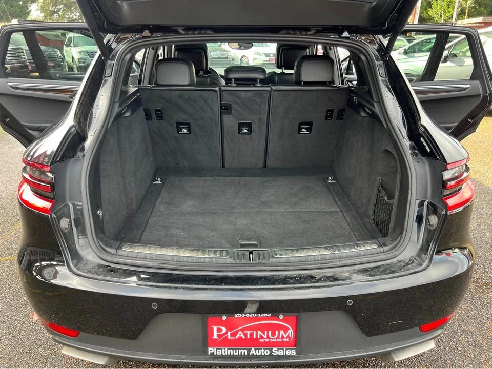 2017 Porsche Macan - Image 14 of 17