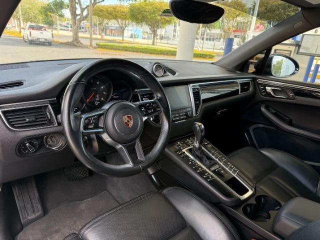 2017 Porsche Macan GTS - Image 9 of 21
