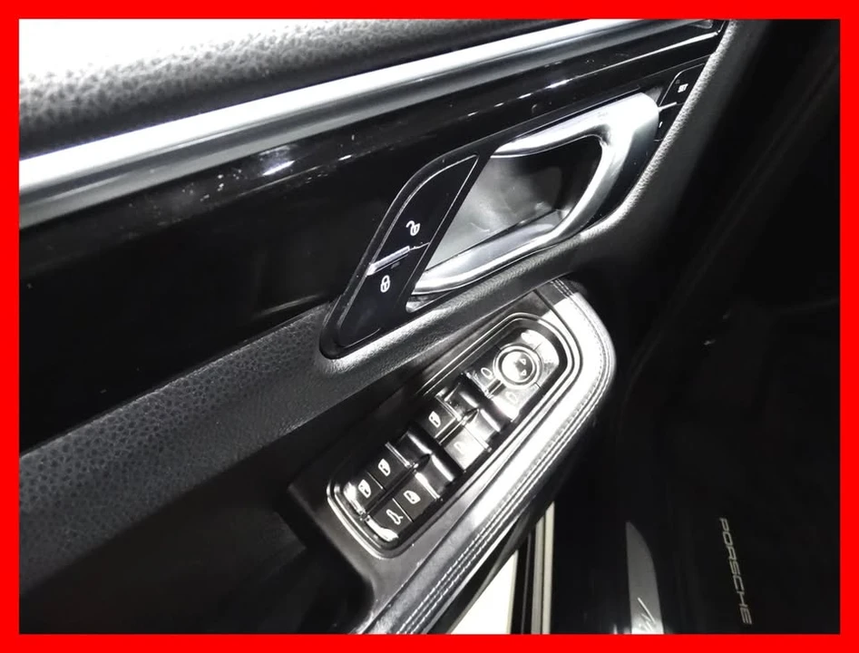 2017 Porsche Macan Turbo - Image 13 of 20