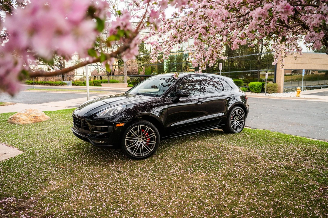 2017 Porsche Macan Turbo - Image 7 of 31