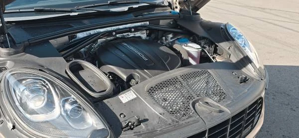 2017 Porsche Macan Turbo - Image 11 of 12