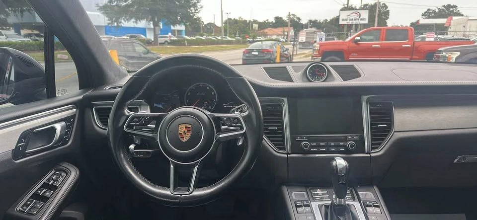2017 Porsche Macan Turbo - Image 4 of 7