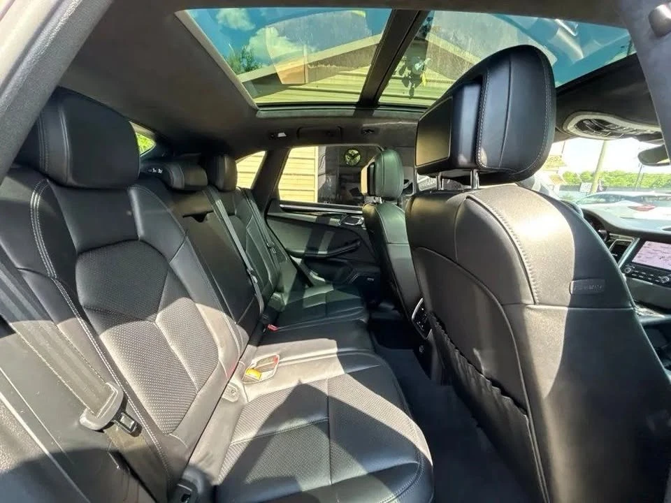 2017 Porsche Macan Turbo - Image 17 of 19
